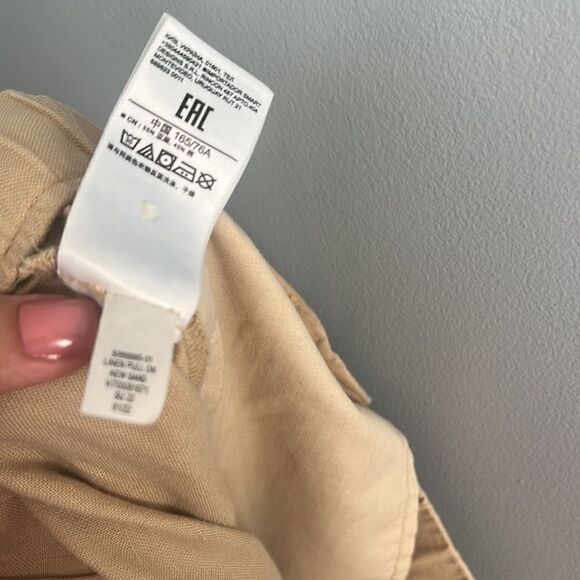 GAP women’s Medium Sand Linen Pull in stretchy waist full leg pants - Picture 12 of 12